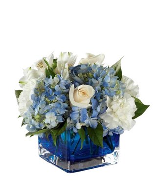 Adorable new baby boy bouquet - Free Delivery - MontRoyal Florist Montreal